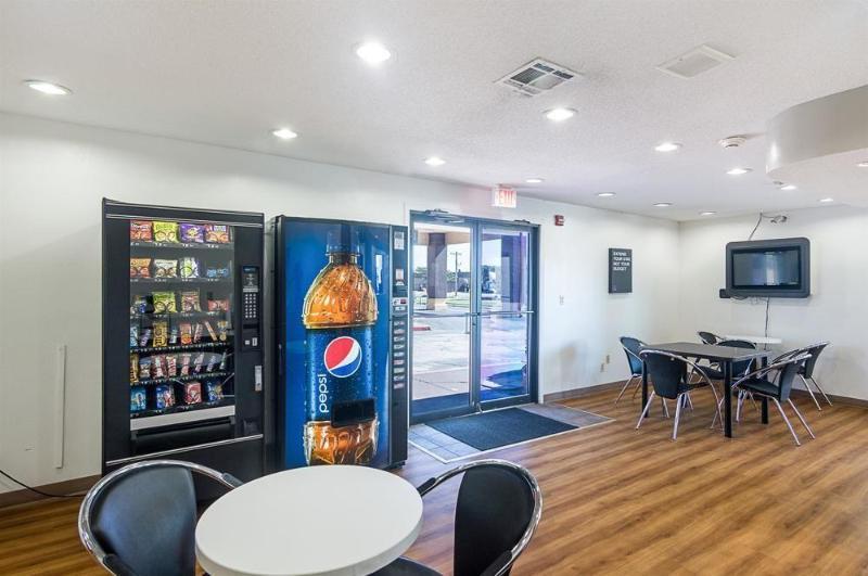 Studio Inn Extended Stay Oklahoma City Airport By Oyo المظهر الخارجي الصورة