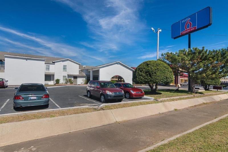 Studio Inn Extended Stay Oklahoma City Airport By Oyo المظهر الخارجي الصورة