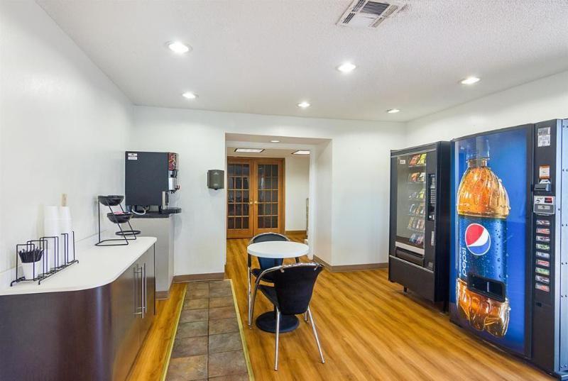 Studio Inn Extended Stay Oklahoma City Airport By Oyo المظهر الخارجي الصورة