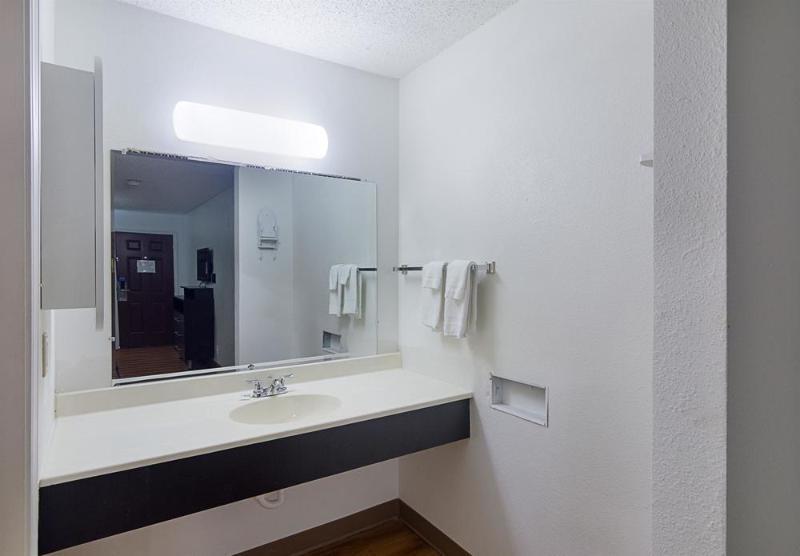 Studio Inn Extended Stay Oklahoma City Airport By Oyo المظهر الخارجي الصورة