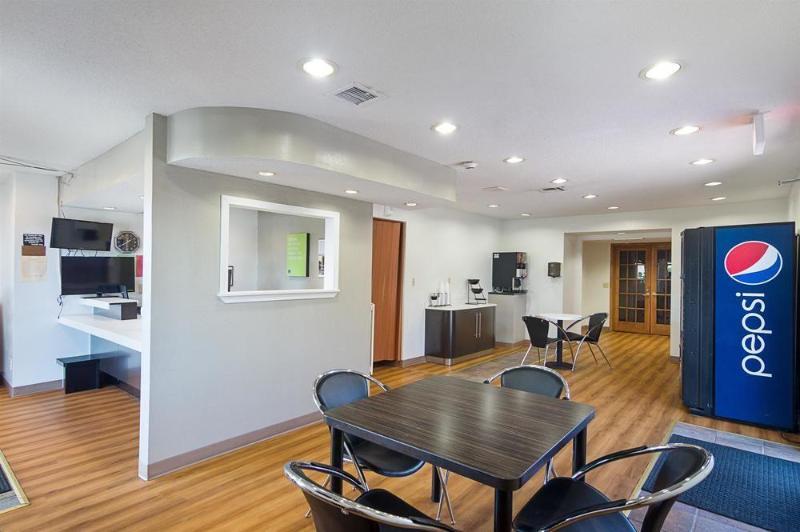Studio Inn Extended Stay Oklahoma City Airport By Oyo المظهر الخارجي الصورة